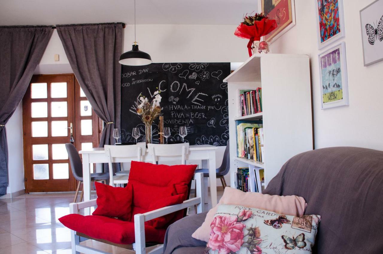 Apartment A&T Countryside Čilipi エクステリア 写真